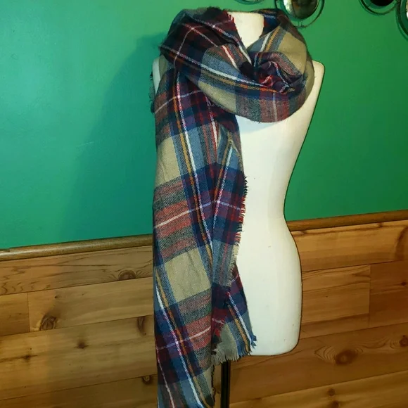 Look Wrap Scraf - Picture 6 of 6